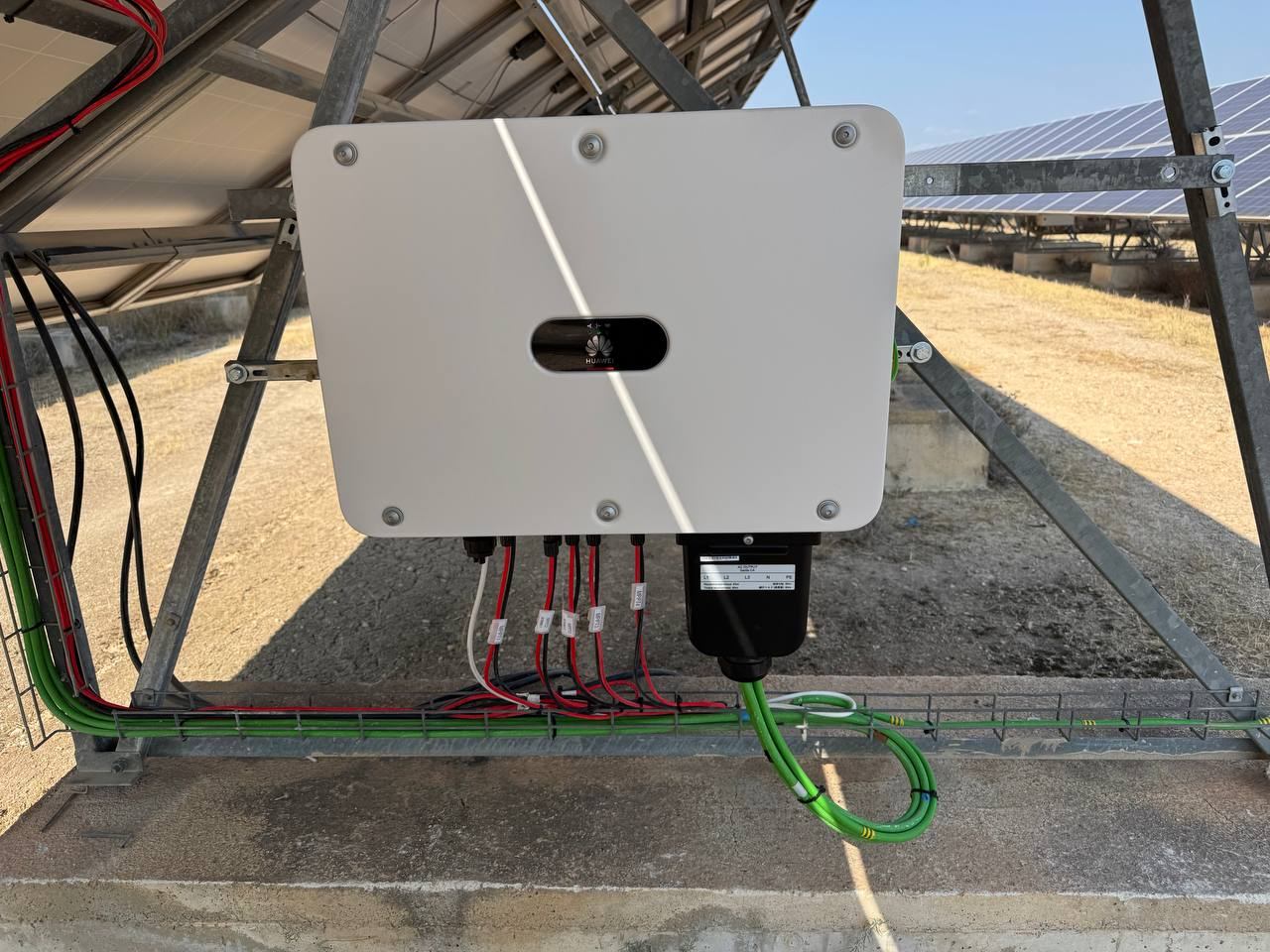 Trabajos de mantenimiento en planta solar